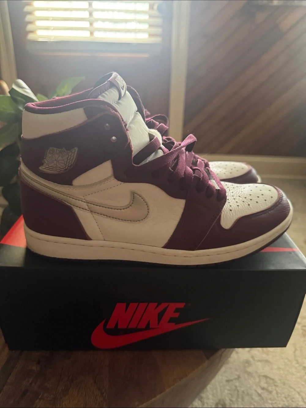 Nike Air Jordan 1 Mid - White and Burgundy (9)